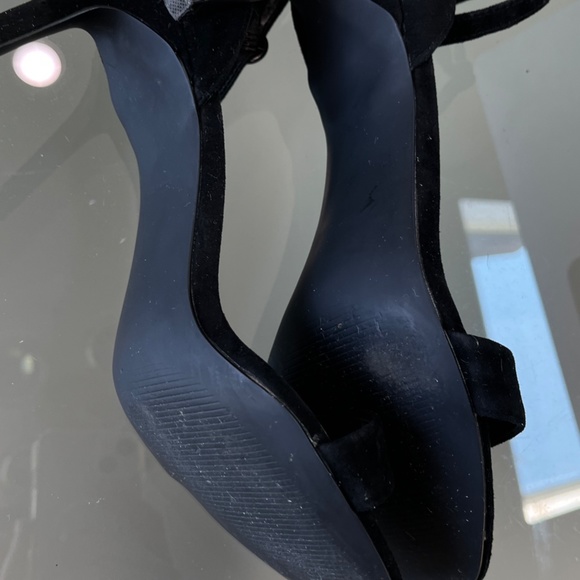 Steve Madden Ankle Strap Luxe Heeled Sandal Black Suede 7.5 PERFECT Condition - Picture 7 of 16